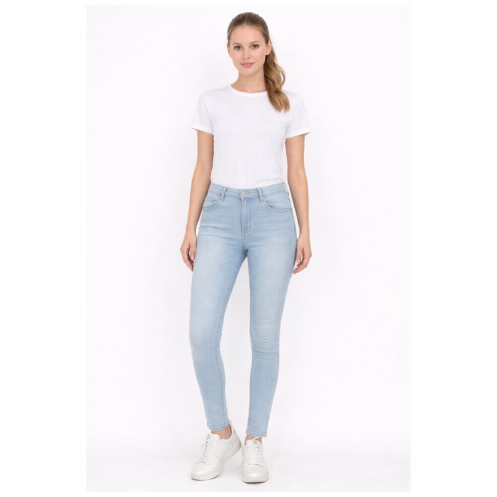 NWT LEVIS Women's Shaping Skinny Jeans - 34